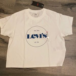 White Levi’s t shirt with navy logo in the middle